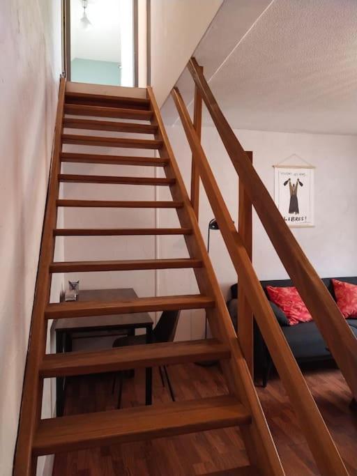 Charmant Appartement Au Calme Avec Parking 브장송 외부 사진